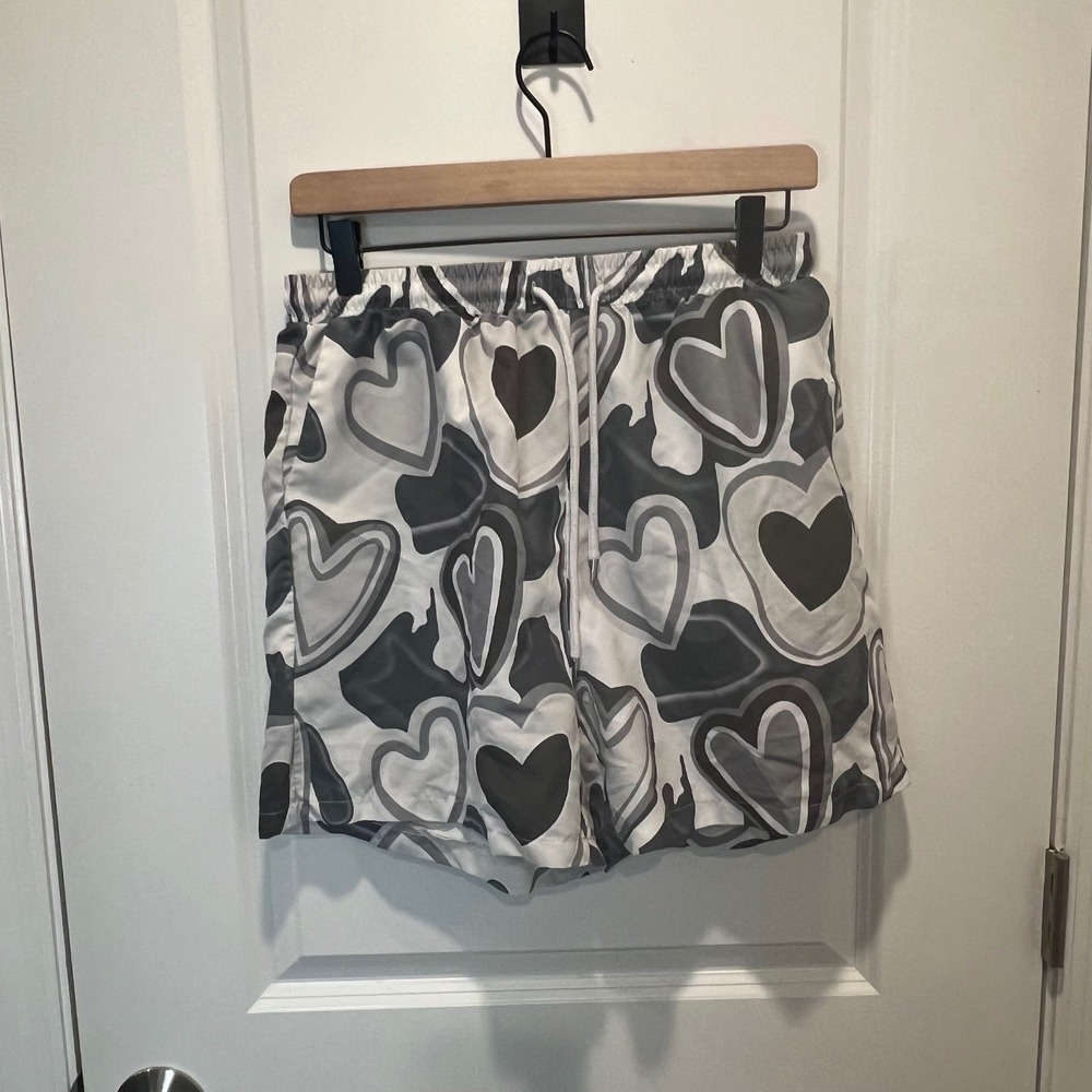 Romwe Mens Shorts Heart Print Black White Small